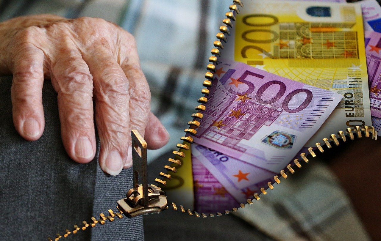 Photo by Alexas_Fotos old people, pensioners, pension, money, currency, euro, cash, banknotes, money coins, pension increase, pension reform, old-age pension, germany, pension, pension, pension, pension, pension
